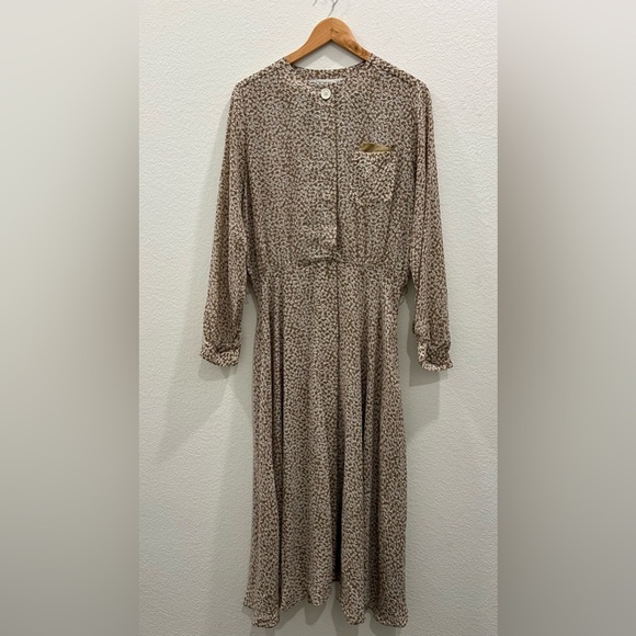 B G B Ltd Dresses & Skirts - B .G.B. LTD Vintage 80s Dress Size 14 Dainty‎ Tan and White Small Bow Print